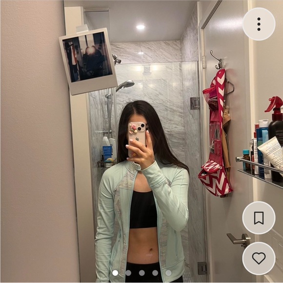 Ivivva sweater with zip up pockets and thumbholes - size 12 - Picture 5 of 5